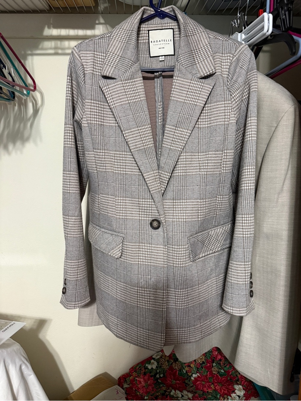 bagatelle Gray Plaid Tailored Notch-Lapel Blazer